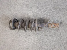 Амортизатор подвески передний правый Nissan