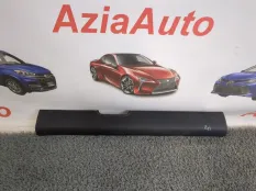 Накладка на порог салона задняя правая Kia Stinger