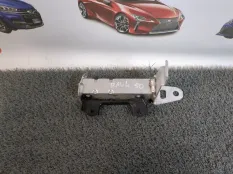 Кронштейн усилителя бампера передний правый Toyota