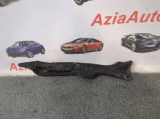 Пыльник крыла передний правый Toyota Corolla E180