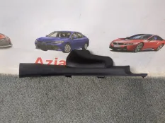 Накладка на порог салона левая Kia Stinger 1