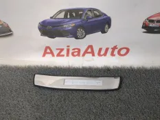 Накладка на порог салона задняя правая Toyota