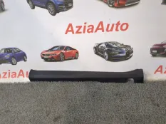 Накладка на порог салона передняя правая Toyota