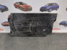 Защита днища кузова правая Toyota Corolla E180