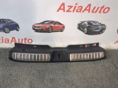 Накладка замка багажника Kia Stinger 1