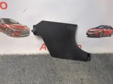 Накладка на порог салона правая Kia Stinger 1