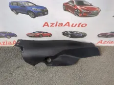 Накладка на порог салона правая Toyota Corolla