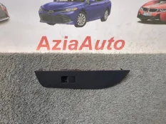 Кнопка стеклоподъемника передняя правая Toyota
