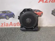 Сабвуфер правый Kia Stinger 1