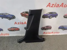 Накладка центральной стойки правая Kia Stinger 1