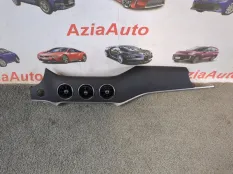 Накладка торпедо Kia Stinger 1