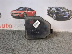 Крышка блока предохранителей Kia Stinger 1