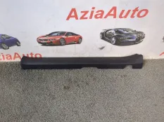Накладка на порог салона передняя правая Toyota