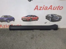 Накладка на порог салона передняя правая Toyota