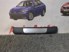 Накладка на порог салона задняя левая Toyota Camry