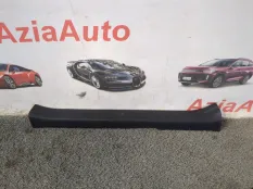 Накладка на порог салона передняя правая Toyota