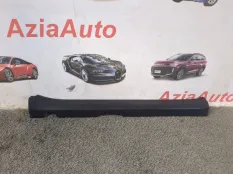 Накладка на порог салона передняя левая Toyota
