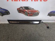 Накладка на порог салона передняя правая Kia