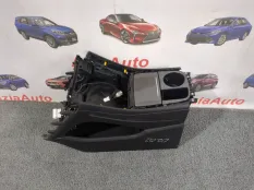 Консоль между сидений Hyundai Santa Fe TM