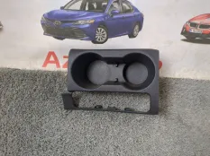 Подстаканник Toyota Corolla E180