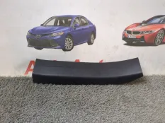 Накладка на порог салона задняя правая Mazda 3 BM