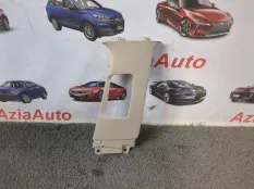 Накладка центральной стойки правая Toyota Camry