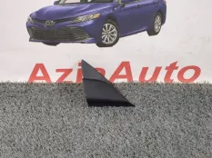 Накладка в салоне передняя правая Toyota Camry