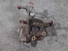 Кулак задний правый Toyota Corolla E210