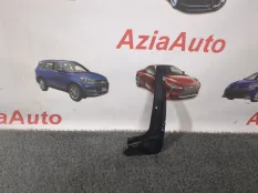 Брызговик передний правый Toyota Corolla E180