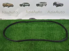 Уплотнительная резинка передняя правая Toyota