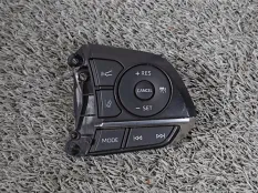 Кнопки на руль Toyota Camry XV70