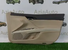 Обшивка двери передняя правая Toyota Camry XV70