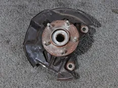 Кулак поворотный передний правый Mazda 6