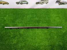 Молдинг двери передний правый Hyundai Santa Fe TM