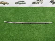 Молдинг двери задний правый Hyundai Santa Fe TM