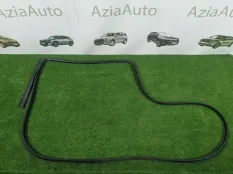 Уплотнитель двери задний правый Hyundai Tucson TL