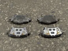 Колодки тормозные задние Toyota Rav4 50