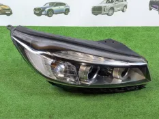 Фара правая Kia Sorento Prime UM