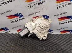 82907373 Моторчик стеклоподъемника правый Volvo FH