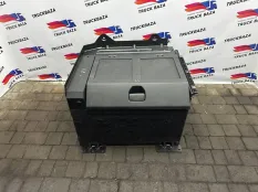 9608403105 Вещевой ящик правый