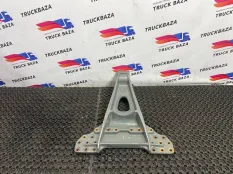 AZ9925528095 Кронштейн нижних реактивных штанг
