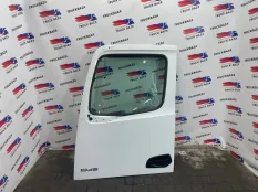 9607224209 Дверь левая в сборе
