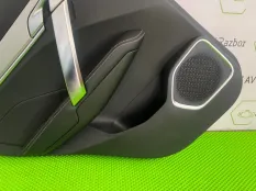 Обшивка боковой двери Geely Coolray