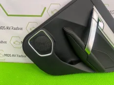 Обшивка боковой двери Geely Coolray