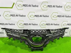 Решетка радиатора Toyota Camry