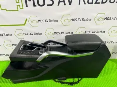 Консоль между сидений Geely Atlas Pro