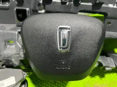Торпедо Faw Bestune B70