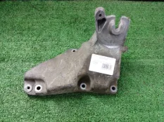 кронштейн Mercedes-Benz