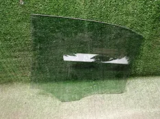 Стекло двери Mercedes-Benz C-Class