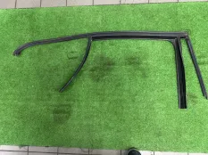 Уплотнитель стекла Mercedes-Benz E-Class